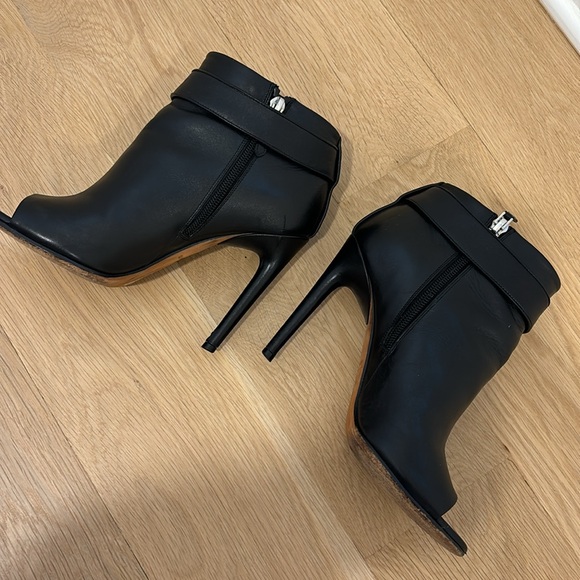 Givenchy Open Toe Shark Tooth Bootie - Picture 15 of 16